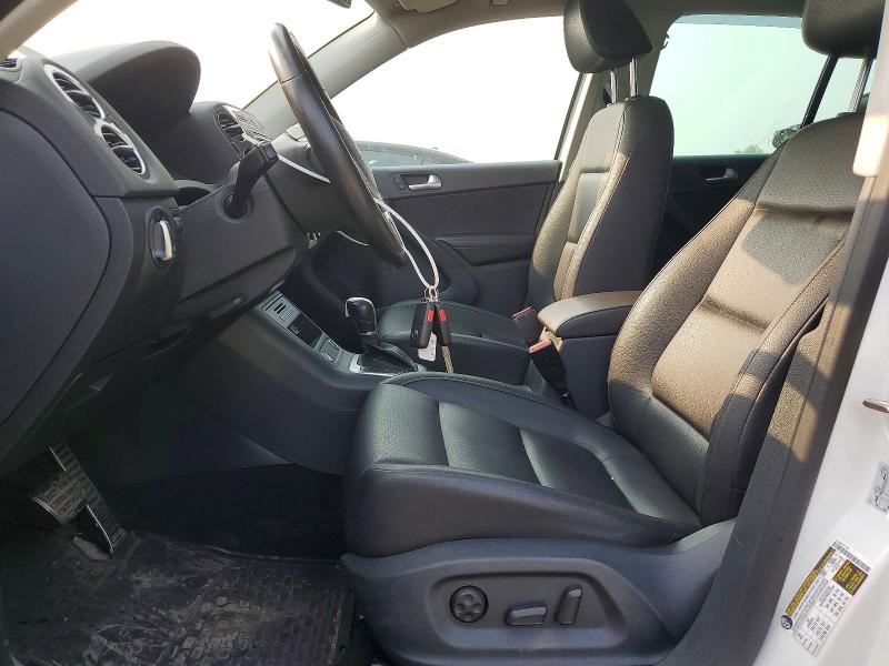 60124216 :رقم المزاد ، WVGNV7AX8HK015448 vin ، 2017 Volkswagen Tiguan مزاد بيع