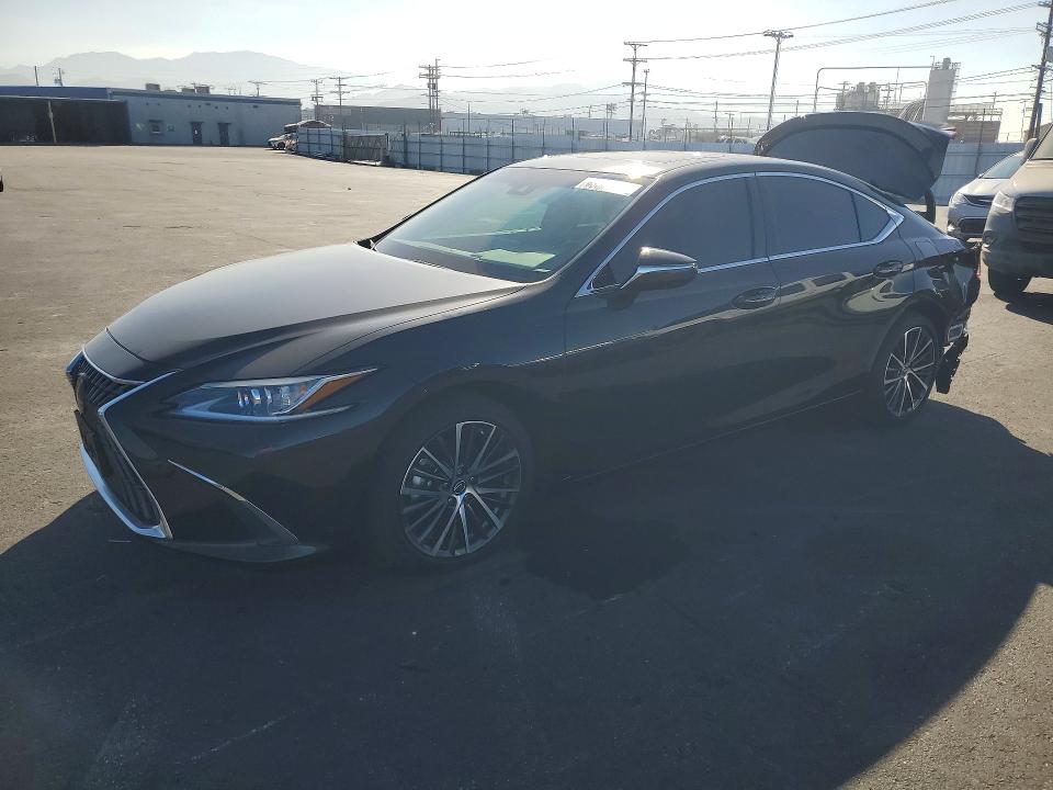63561126 :رقم المزاد ، 58ADA1C1XSU067889 vin ، 2025 Lexus Es 300h مزاد بيع