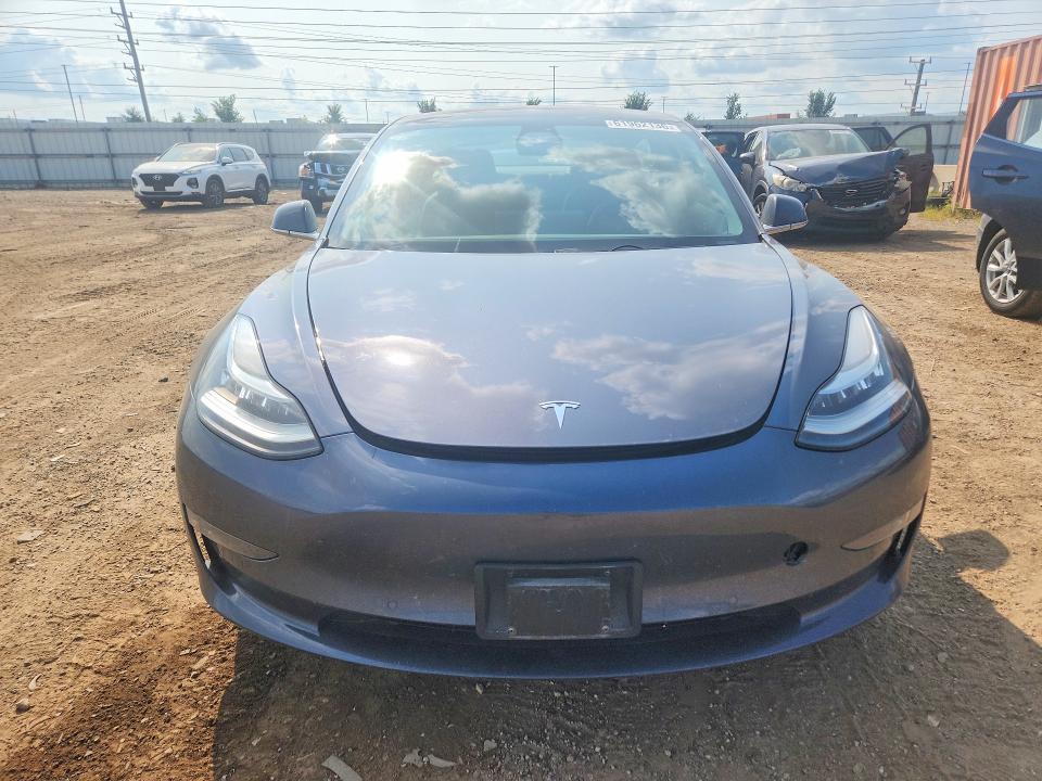 Продажа на аукционе авто 2018 Tesla Model 3, vin: 5YJ3E1EA7JF043288, номер лота: 61962136