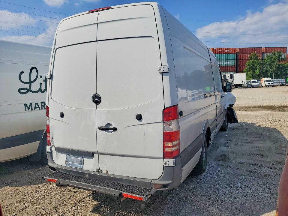 59819236 :رقم المزاد ، WD3PF1CD9HP408379 vin ، 2017 Mercedes-benz Sprinter مزاد بيع