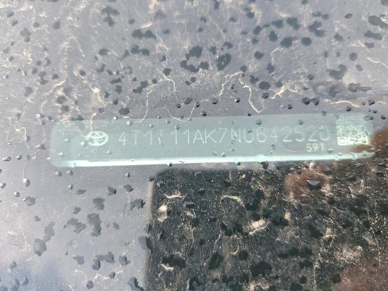 2022 Toyota Camry მანქანა იყიდება აუქციონზე, vin: 4T1T11AK7NU642520, აუქციონის ნომერი: 59358716