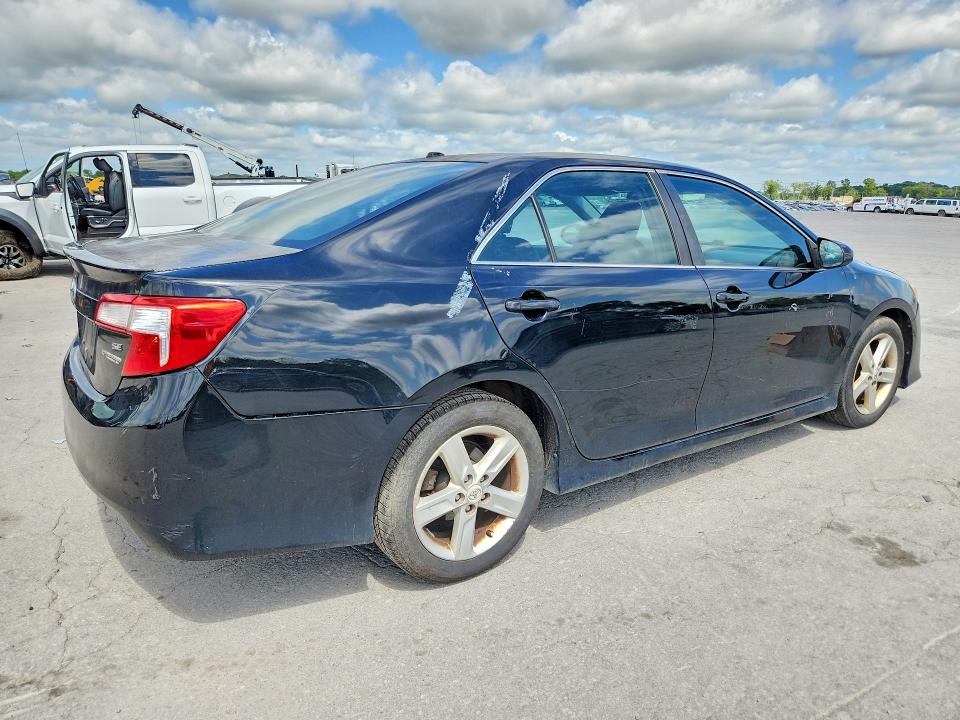 61527156 :رقم المزاد ، 4T1BF1FK6CU074361 vin ، 2012 Toyota Camry مزاد بيع