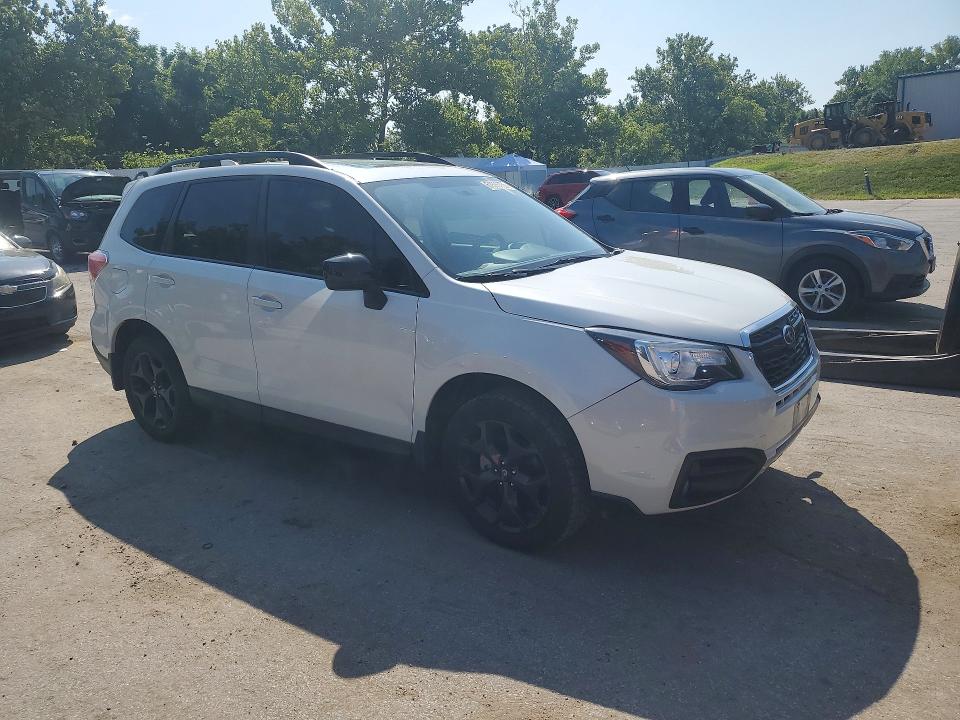 2018 Subaru Forester მანქანა იყიდება აუქციონზე, vin: JF2SJAGC5JH566977, აუქციონის ნომერი: 61586136