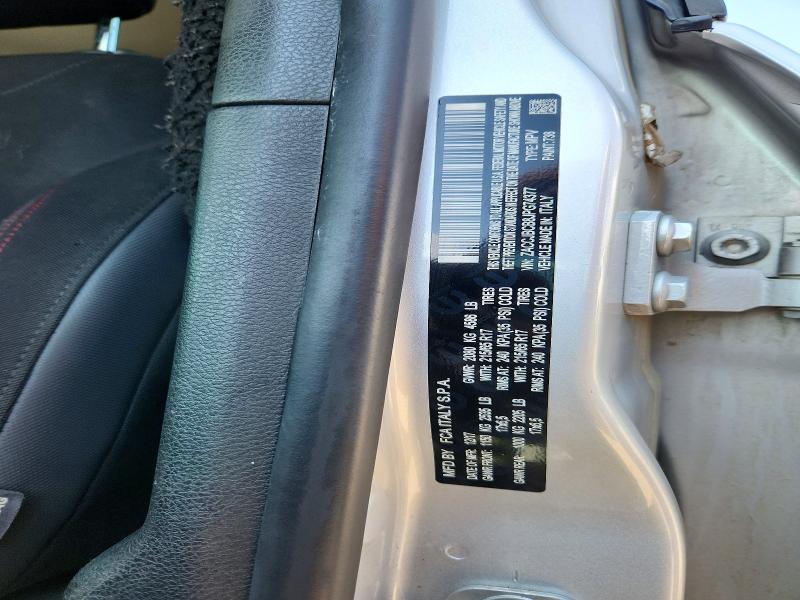 61947726 :رقم المزاد ، ZACCJBCB8JPG74377 vin ، 2018 Jeep Renegade مزاد بيع