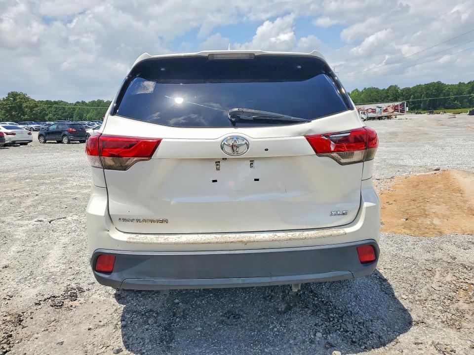 62475636 :رقم المزاد ، 5TDKZRFH1HS519857 vin ، 2017 Toyota Highlander مزاد بيع