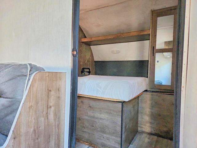 60028916 :رقم المزاد ، 5SFPB3029ME461540 vin ، 2021 Pioneer Travel Trailer مزاد بيع