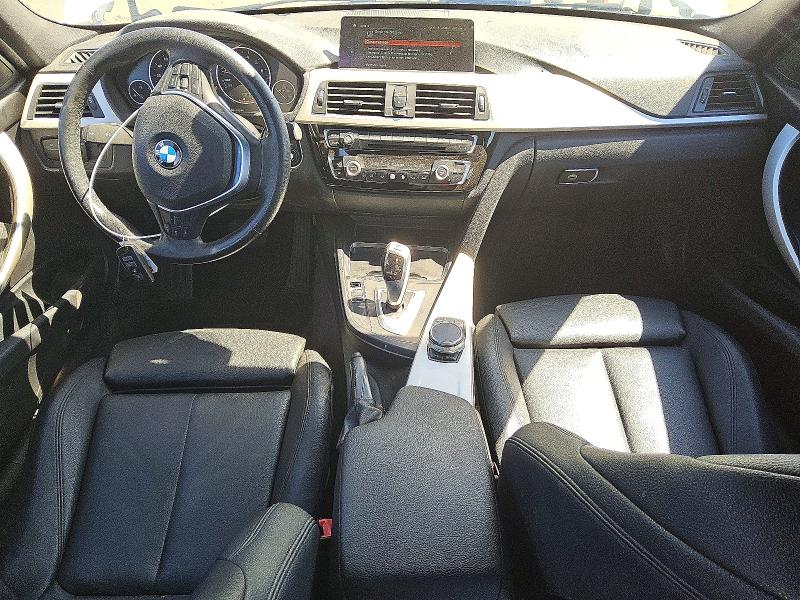 59233666 :رقم المزاد ، WBA8A3C51JA488618 vin ، 2018 Bmw 320 مزاد بيع