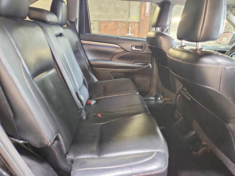 61310616 :رقم المزاد ، 5TDDZRFH4JS863052 vin ، 2018 Toyota Highlander مزاد بيع