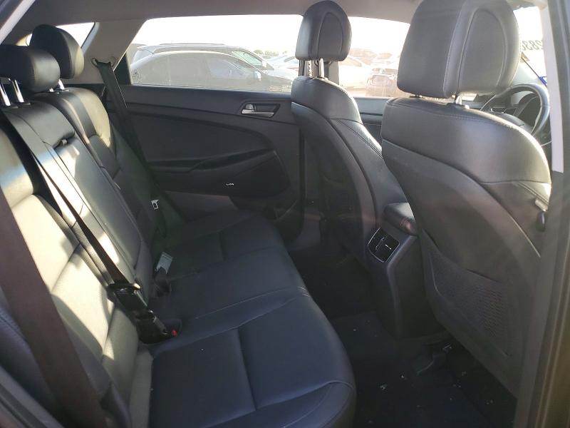 61872836 :رقم المزاد ، KM8J33A22JU789934 vin ، 2018 Hyundai Tucson مزاد بيع