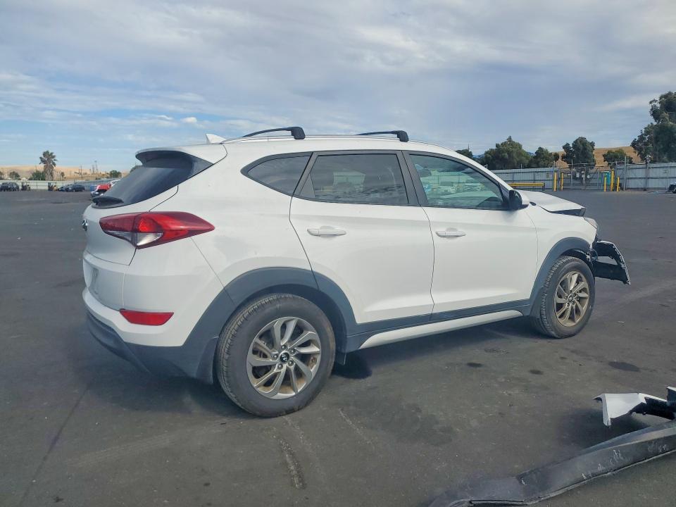 2018 Hyundai Tucson მანქანა იყიდება აუქციონზე, vin: KM8J33A44JU618961, აუქციონის ნომერი: 62090926