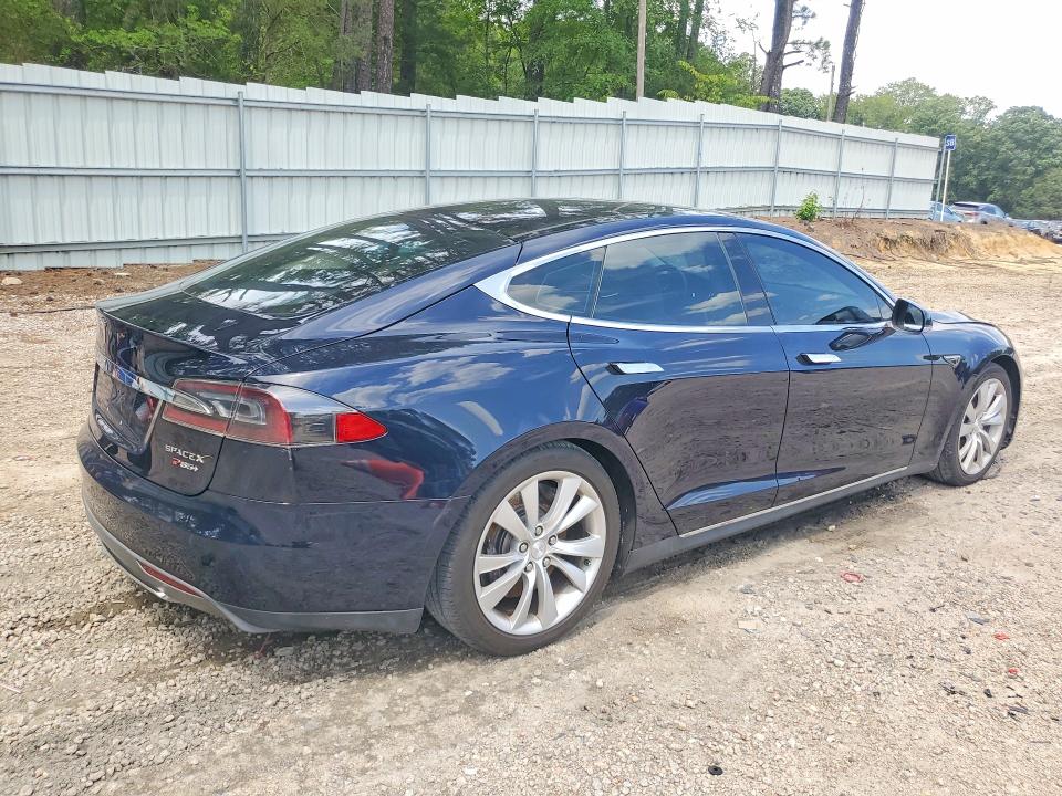 62072726 :رقم المزاد ، 5YJSA1DP2DFP24802 vin ، 2013 Tesla Model S مزاد بيع