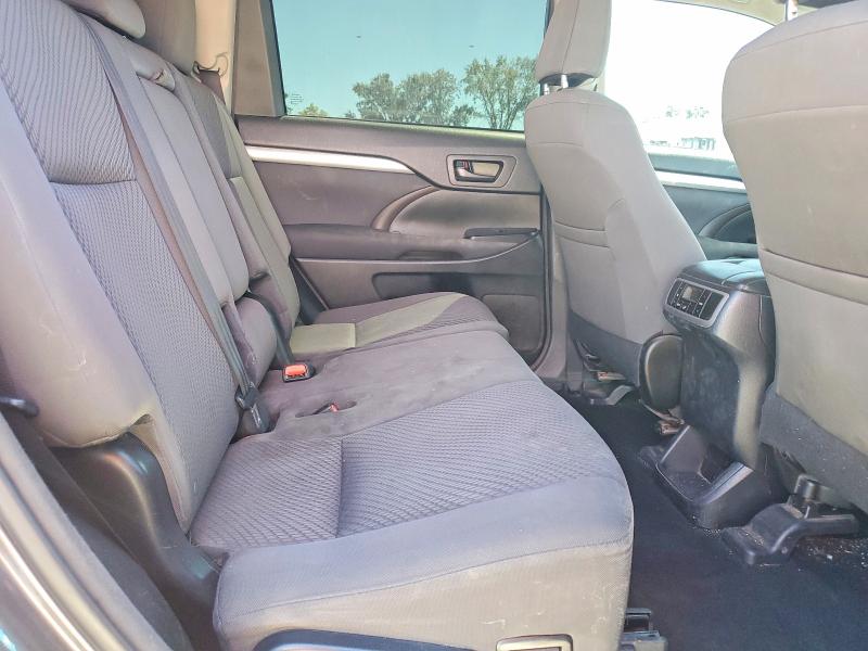 63200776 :رقم المزاد ، 5TDZARFH6GS018791 vin ، 2016 Toyota Highlander مزاد بيع