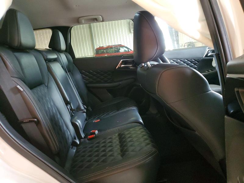 61588646 :رقم المزاد ، JA4J4VA85NZ014581 vin ، 2022 Mitsubishi Outlander مزاد بيع