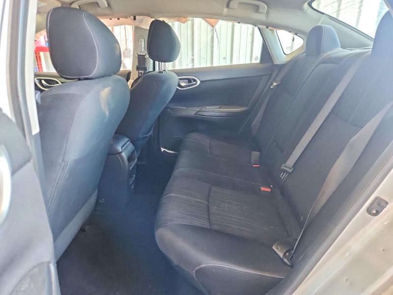 61293936 :رقم المزاد ، 3N1AB7AP0JY268091 vin ، 2018 Nissan Sentra مزاد بيع