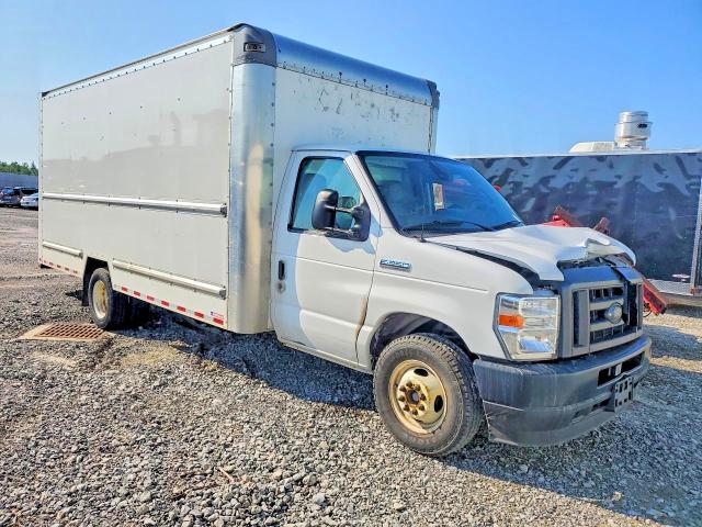 62889536 :رقم المزاد ، 1FDWE3FN6NDC09030 vin ، 2022 Ford Econoline مزاد بيع