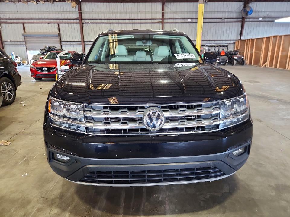 61737746 :رقم المزاد ، 1V2CR2CA3JC580717 vin ، 2018 Volkswagen Atlas مزاد بيع