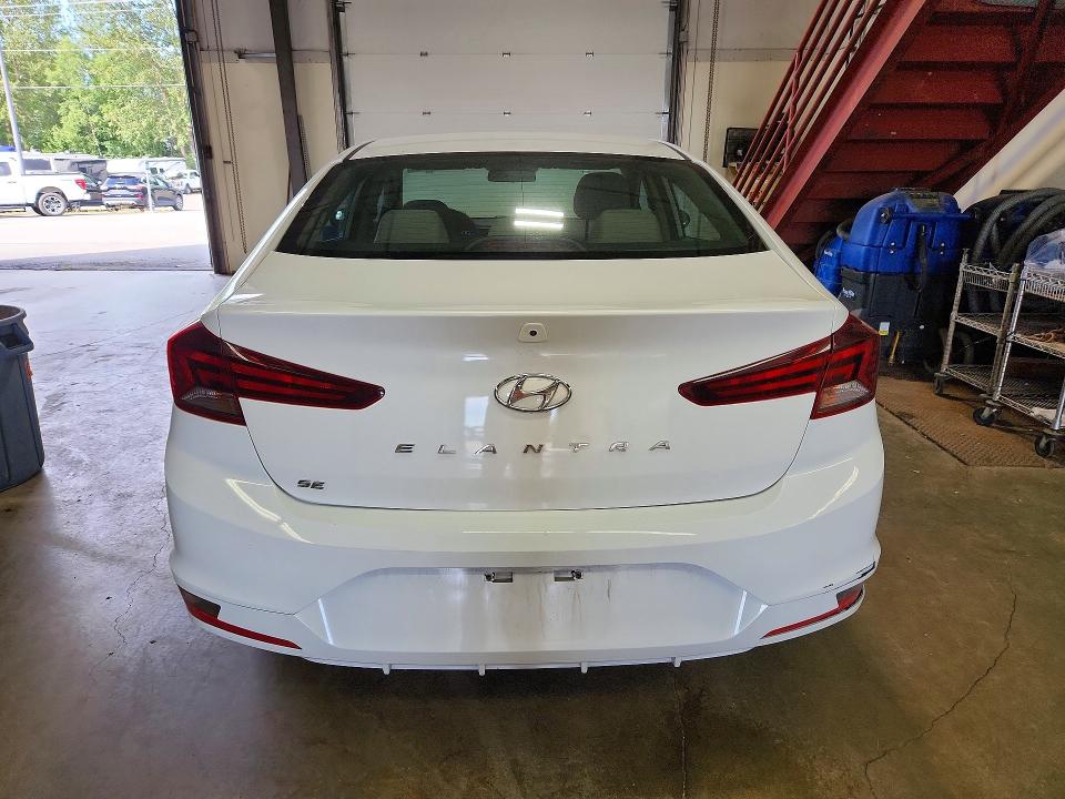 63421176 :رقم المزاد ، 5NPD74LFXLH606773 vin ، 2020 Hyundai Elantra مزاد بيع