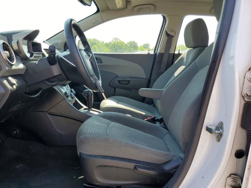 60477556 :رقم المزاد ، 1G1JA6SH8F4198005 vin ، 2015 Chevrolet Sonic مزاد بيع