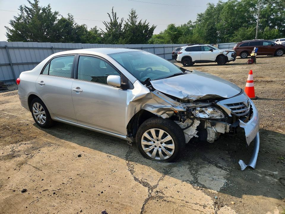 61529776 :رقم المزاد ، 5YFBU4EEXDP161007 vin ، 2013 Toyota Corolla مزاد بيع