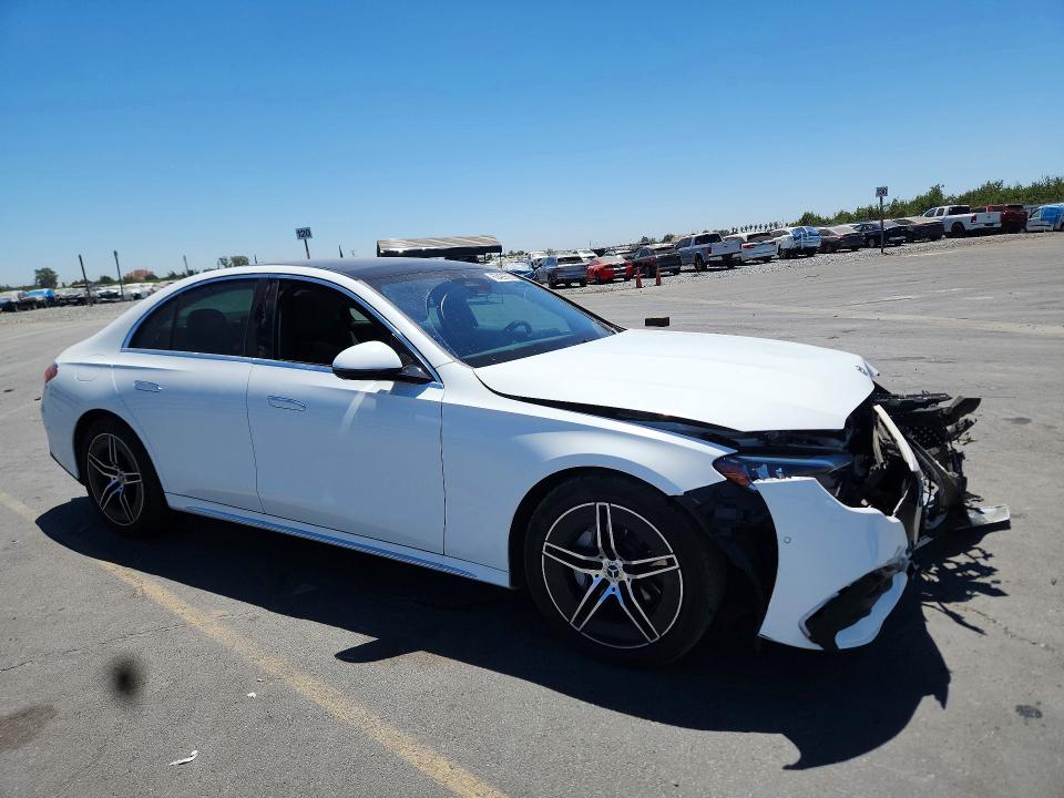 63429706 :رقم المزاد ، W1KLF4GB0SA156780 vin ، 2025 Mercedes-benz E مزاد بيع