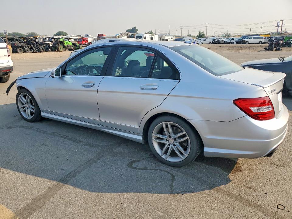 61769386 :رقم المزاد ، WDDGF8BB0CR204457 vin ، 2012 Mercedes-benz C مزاد بيع