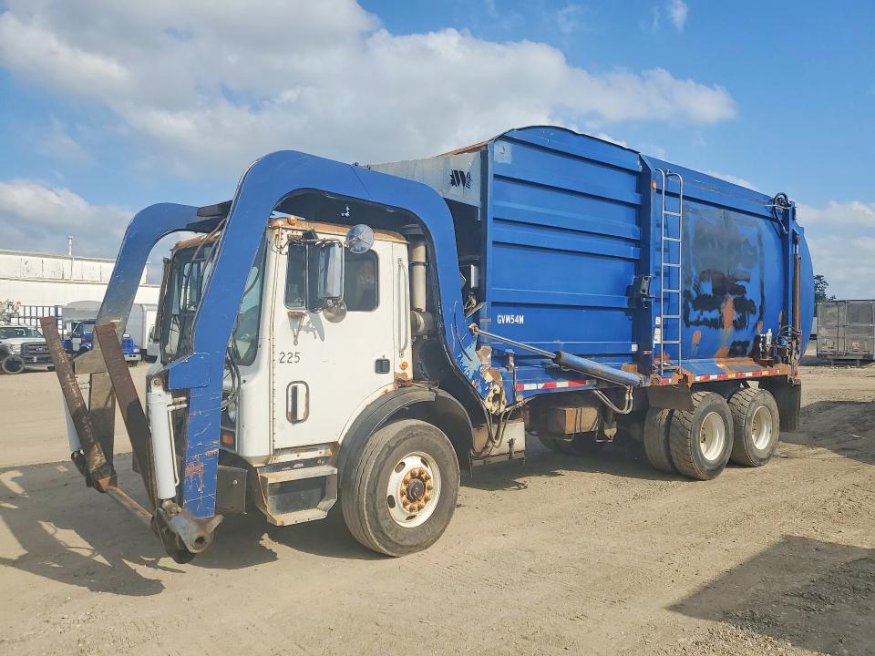 61314986 :رقم المزاد ، 1M2K195C53M021917 vin ، 2003 Mack 600 مزاد بيع