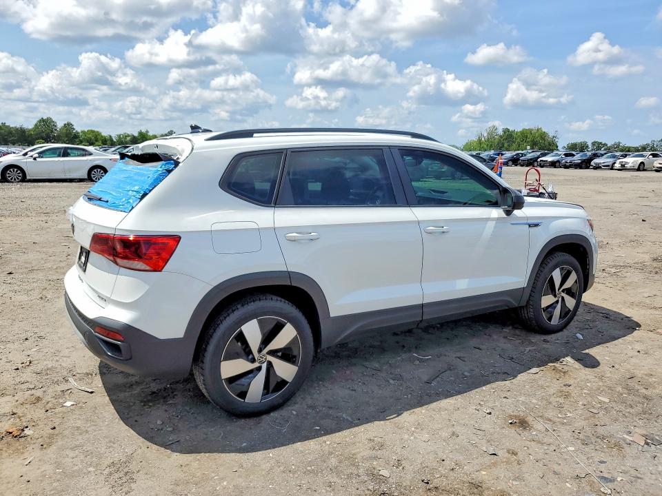 60466736 :رقم المزاد ، 3VV8X7B21RM063285 vin ، 2024 Volkswagen Taos مزاد بيع