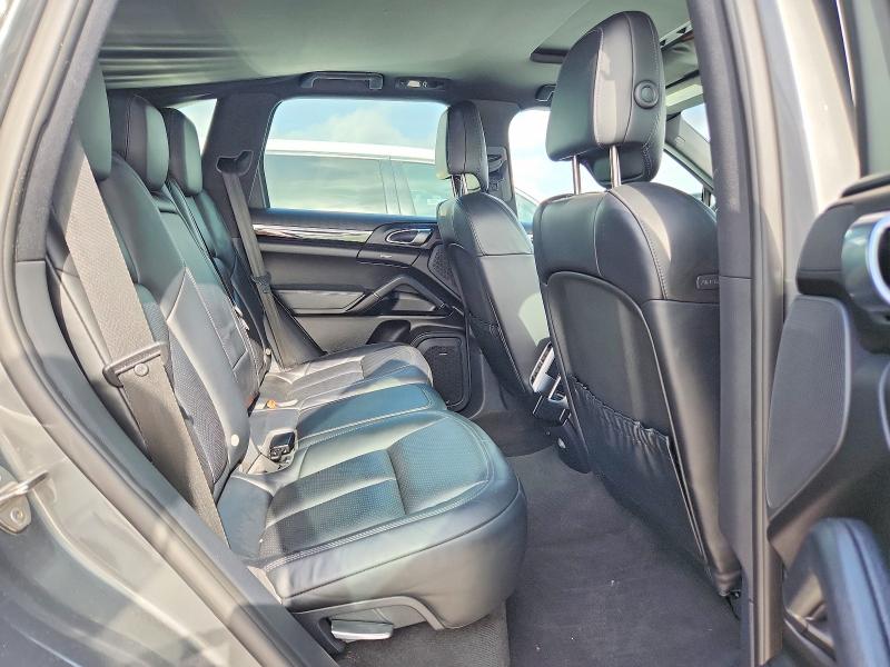 Продаж на аукціоні авто 2016 Porsche Cayenne, vin: WP1AA2A24GLA03925, номер лоту: 61487686