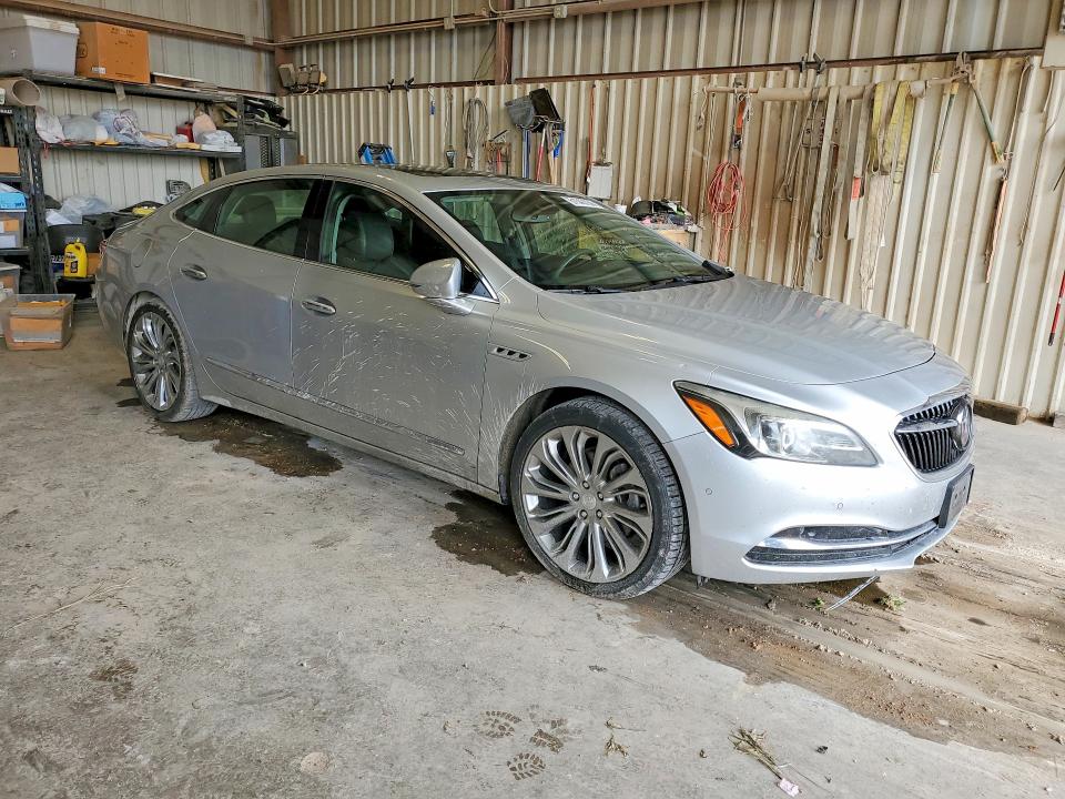 61543736 :رقم المزاد ، 1G4ZR5SS7JU122319 vin ، 2018 Buick Lacrosse مزاد بيع