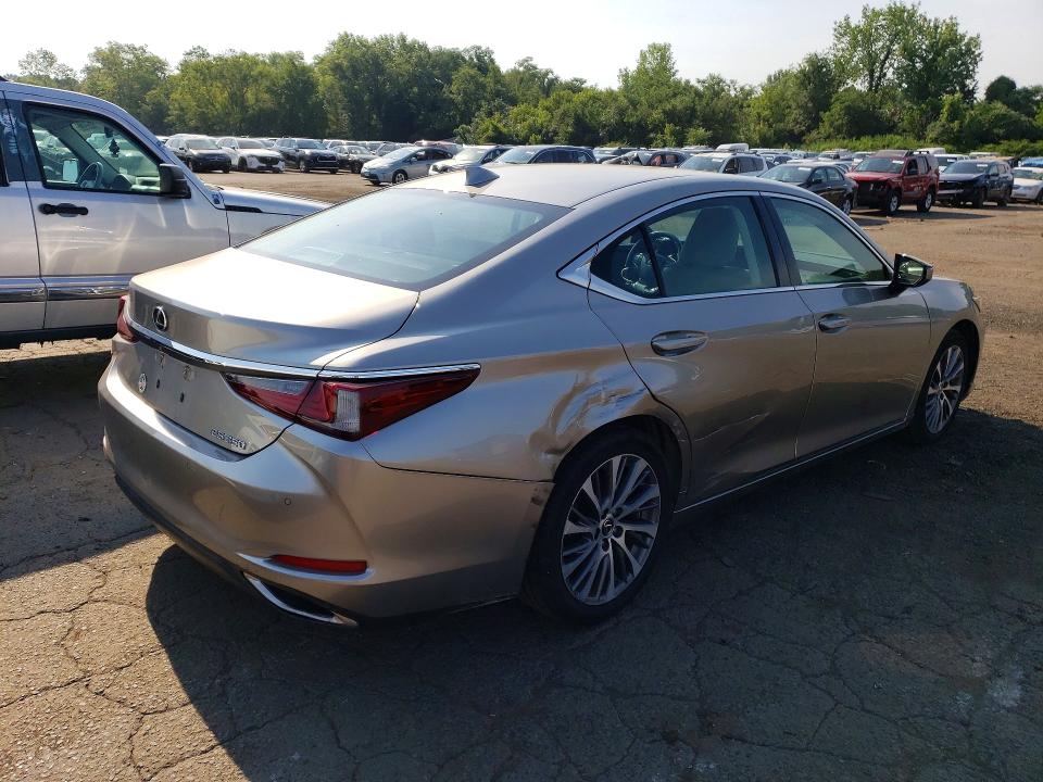 60743566 :رقم المزاد ، 58ABZ1B17KU041848 vin ، 2019 Lexus Es مزاد بيع