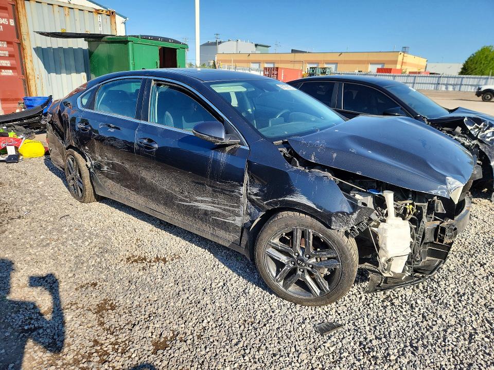 61125616 :رقم المزاد ، 3KPF54AD8ME315839 vin ، 2021 Kia Forte مزاد بيع