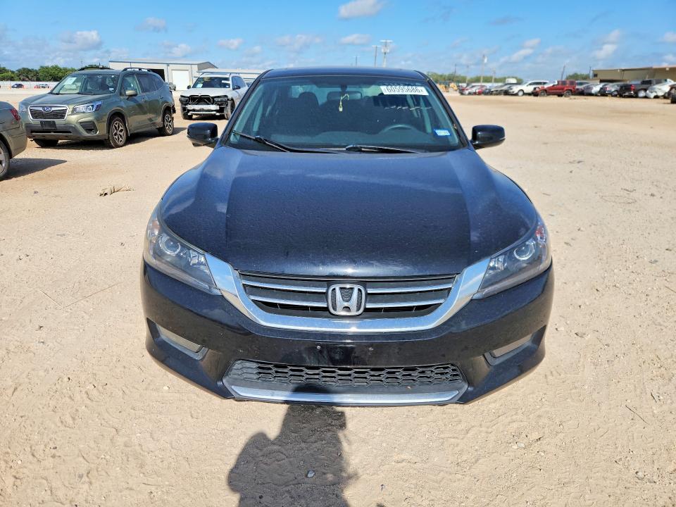 60595686 :رقم المزاد ، 1HGCR2F77FA241660 vin ، 2015 Honda Accord مزاد بيع