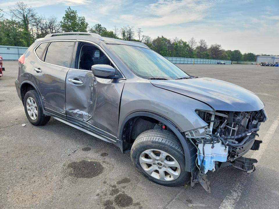 Продажа на аукционе авто 2017 Nissan Rogue, vin: JN8AT2MV0HW266662, номер лота: 61318756
