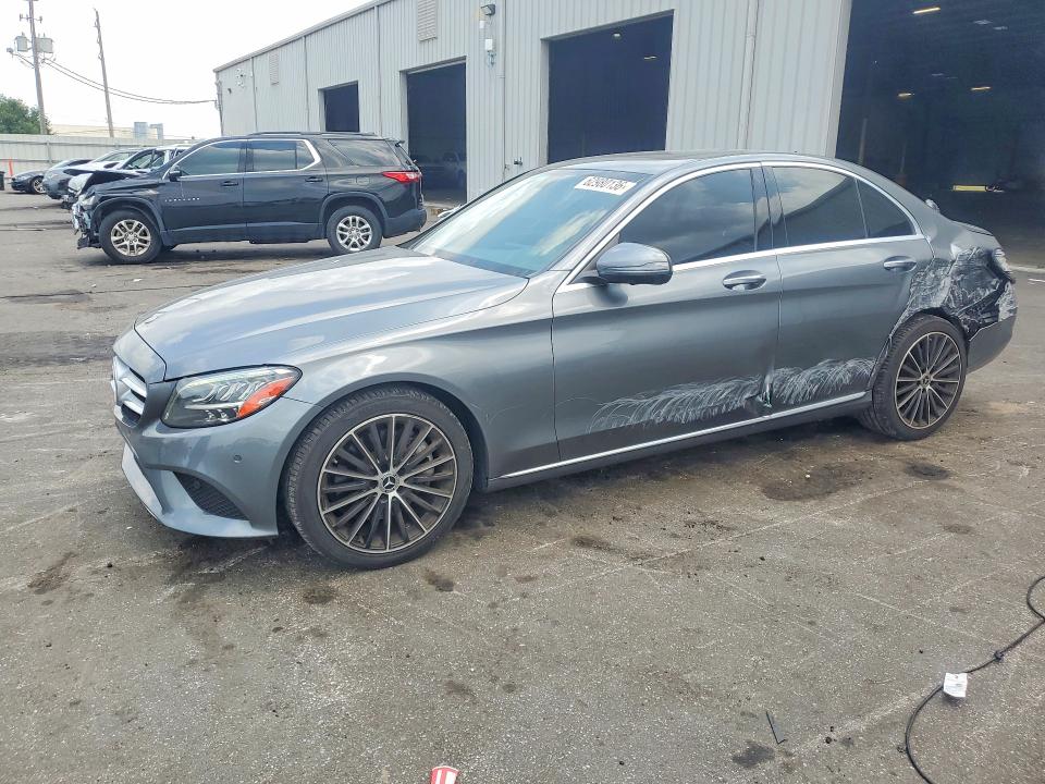 62980136 :رقم المزاد ، W1KWF8DB7MR640023 vin ، 2021 Mercedes-benz C مزاد بيع