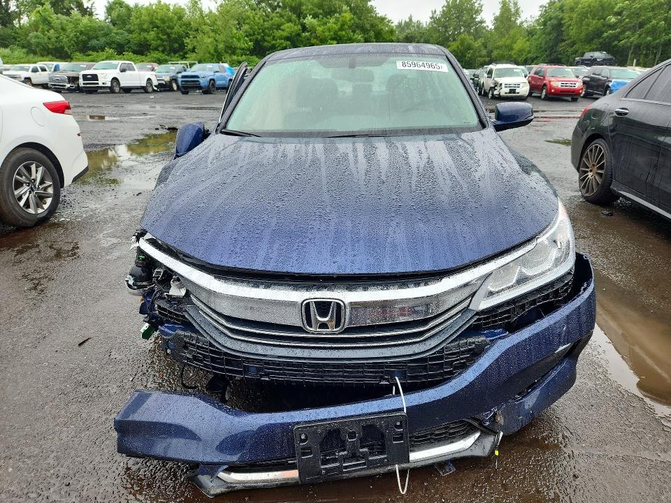 85964965 :رقم المزاد ، 1HGCR3F84HA024147 vin ، 2017 Honda Accord مزاد بيع