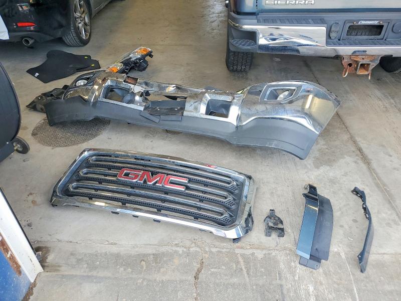 60279326 :رقم المزاد ، 1GT22ZEG6FZ106230 vin ، 2015 Gmc Sierra مزاد بيع