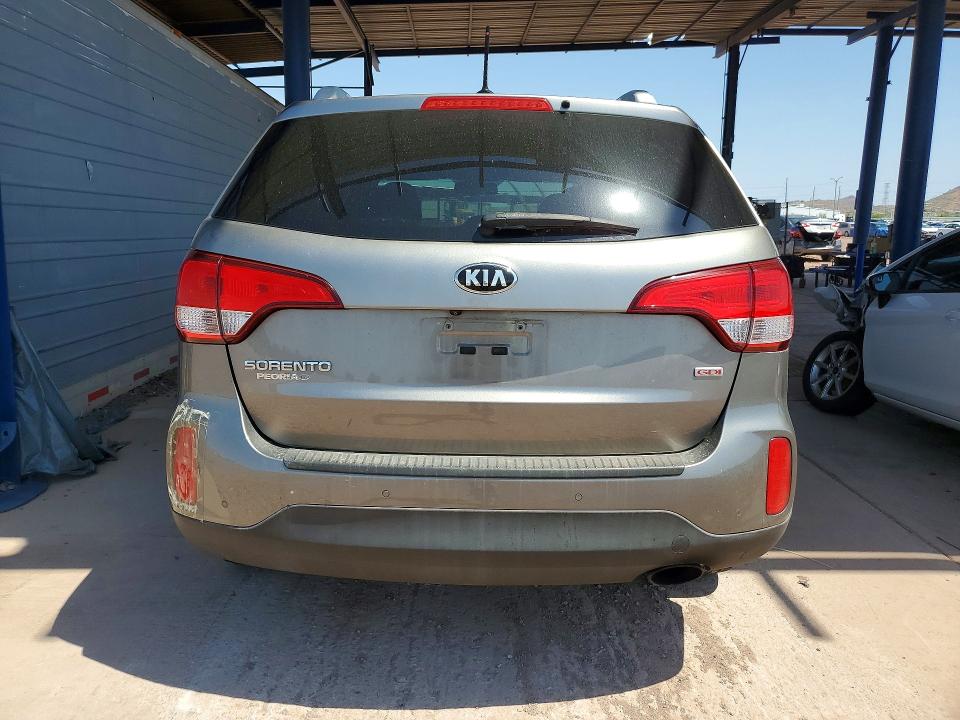 62610266 :رقم المزاد ، 5XYKT4A6XFG602515 vin ، 2015 Kia Sorento مزاد بيع