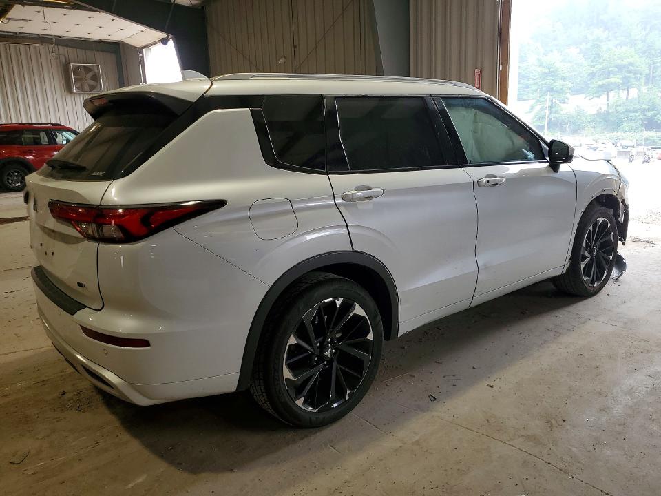 61588646 :رقم المزاد ، JA4J4VA85NZ014581 vin ، 2022 Mitsubishi Outlander مزاد بيع