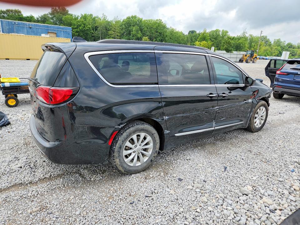 Продаж на аукціоні авто 2017 Chrysler Pacifica, vin: 2C4RC1BG7HR770048, номер лоту: 62052786