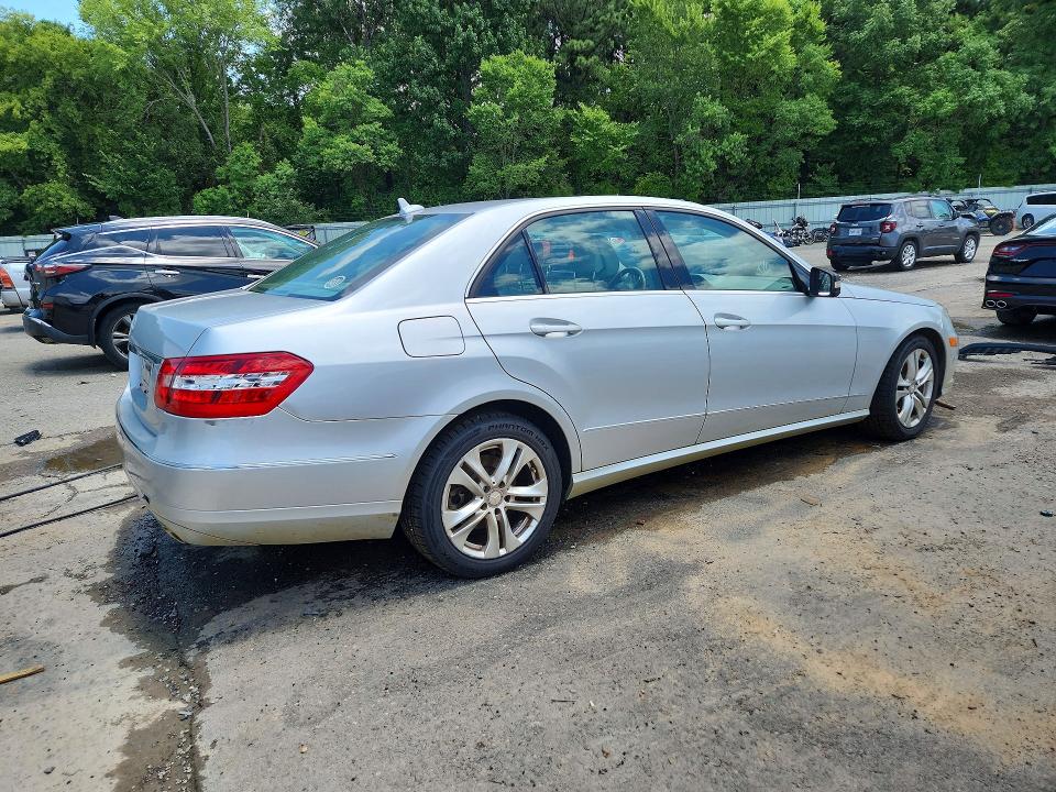 60394736 :رقم المزاد ، WDDHF5GB7BA399126 vin ، 2011 Mercedes-benz E مزاد بيع