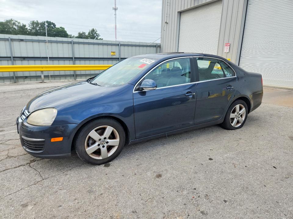 63142116 :رقم المزاد ، 3VWRM71K38M106758 vin ، 2008 Volkswagen Jetta مزاد بيع