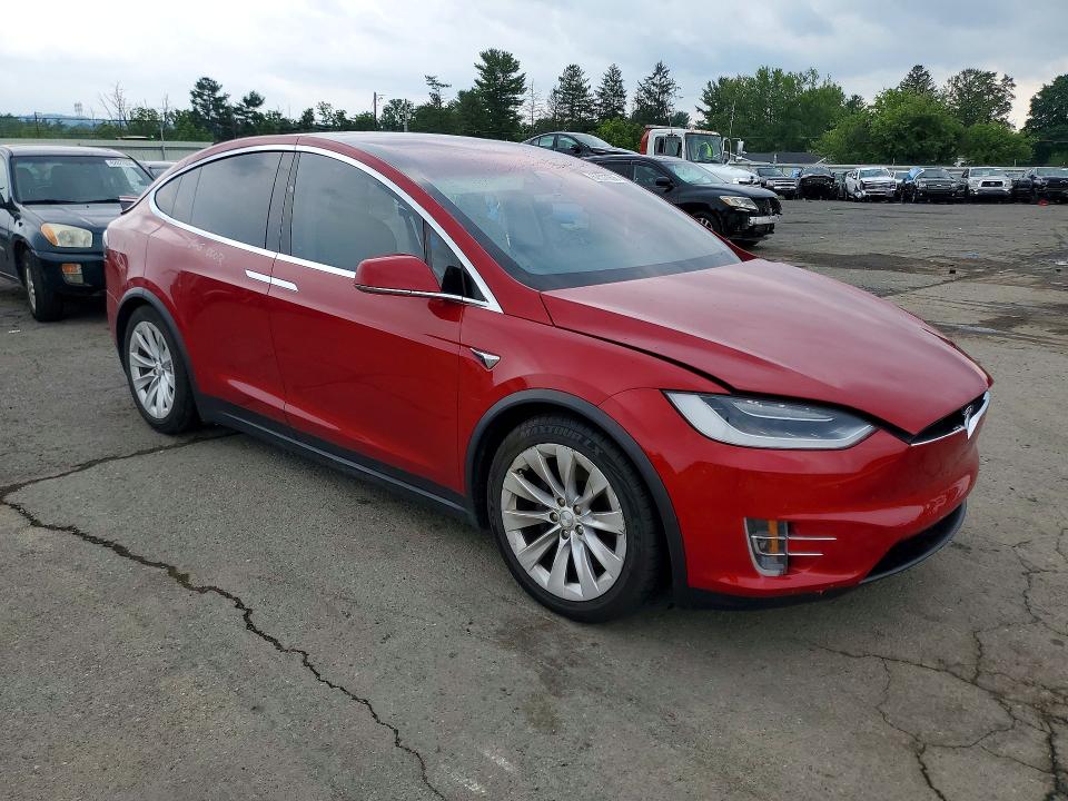 62577906 :رقم المزاد ، 5YJXCAE2XHF075078 vin ، 2017 Tesla Model X مزاد بيع