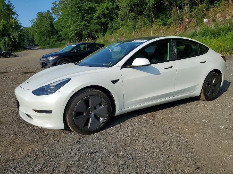 61078596 :رقم المزاد ، 5YJ3E1EB5NF207796 vin ، 2022 Tesla Model 3 مزاد بيع
