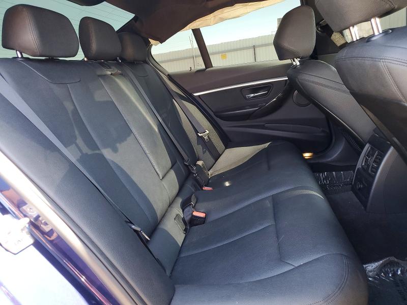 61615896 :رقم المزاد ، WBA8B9G53JNU58359 vin ، 2018 Bmw 330 مزاد بيع