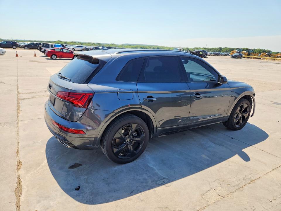 60041446 :رقم المزاد ، WA1EAAFY2N2001095 vin ، 2022 Audi Q5 مزاد بيع