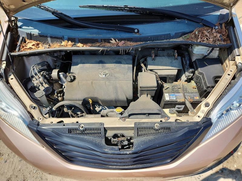 62426746 :رقم المزاد ، 5TDZK3DC2DS360929 vin ، 2013 Toyota Sienna مزاد بيع