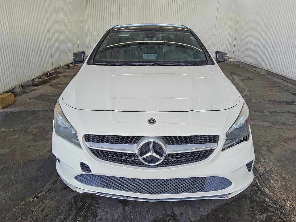 56980776 :رقم المزاد ، WDDSJ4EB2JN590526 vin ، 2018 Mercedes-benz Cla مزاد بيع