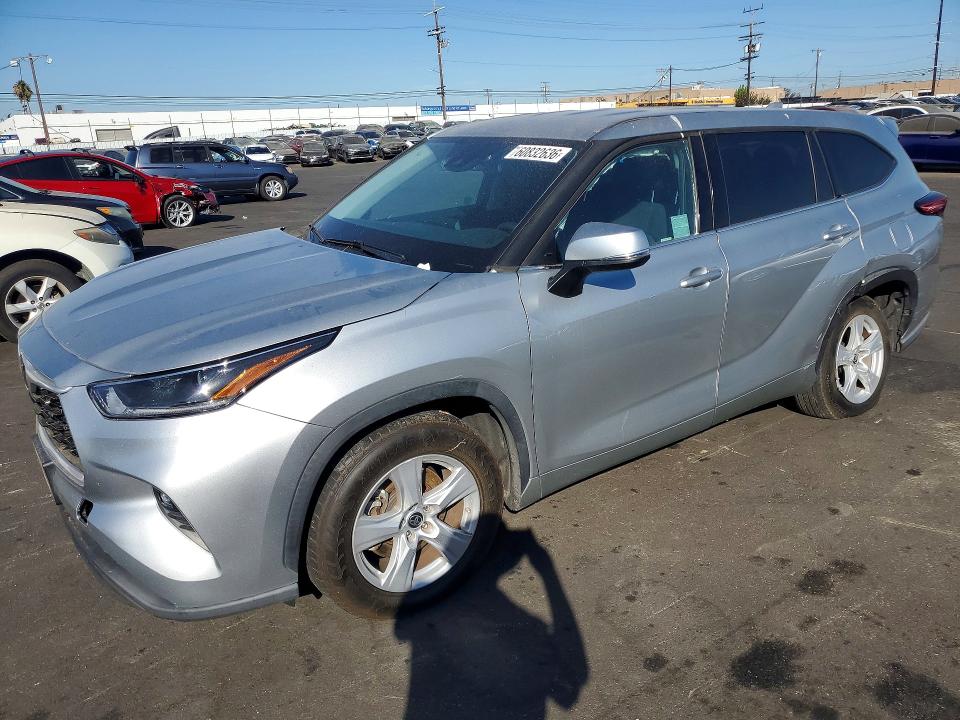 2021 Toyota Highlander მანქანა იყიდება აუქციონზე, vin: 5TDZZRAHXMS041342, აუქციონის ნომერი: 60832636