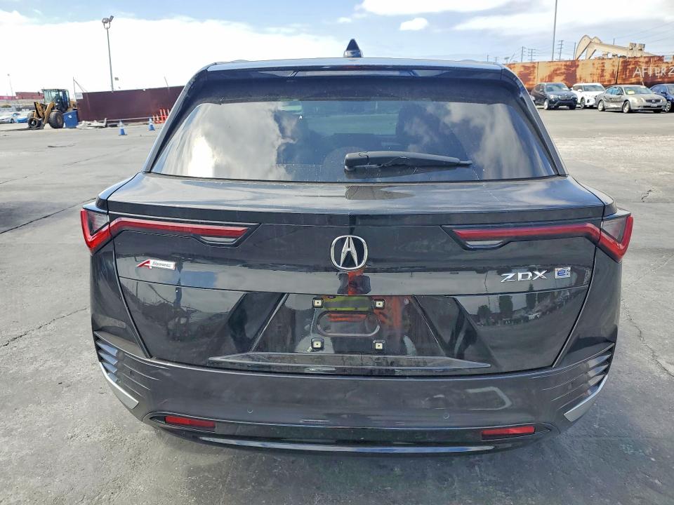 59872826 :رقم المزاد ، 4W5KHMRK5RZ517643 vin ، 2024 Acura Zdx مزاد بيع