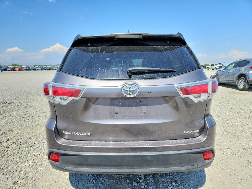 Продаж на аукціоні авто 2015 Toyota Highlander, vin: 5TDBKRFH9FS102195, номер лоту: 61880056